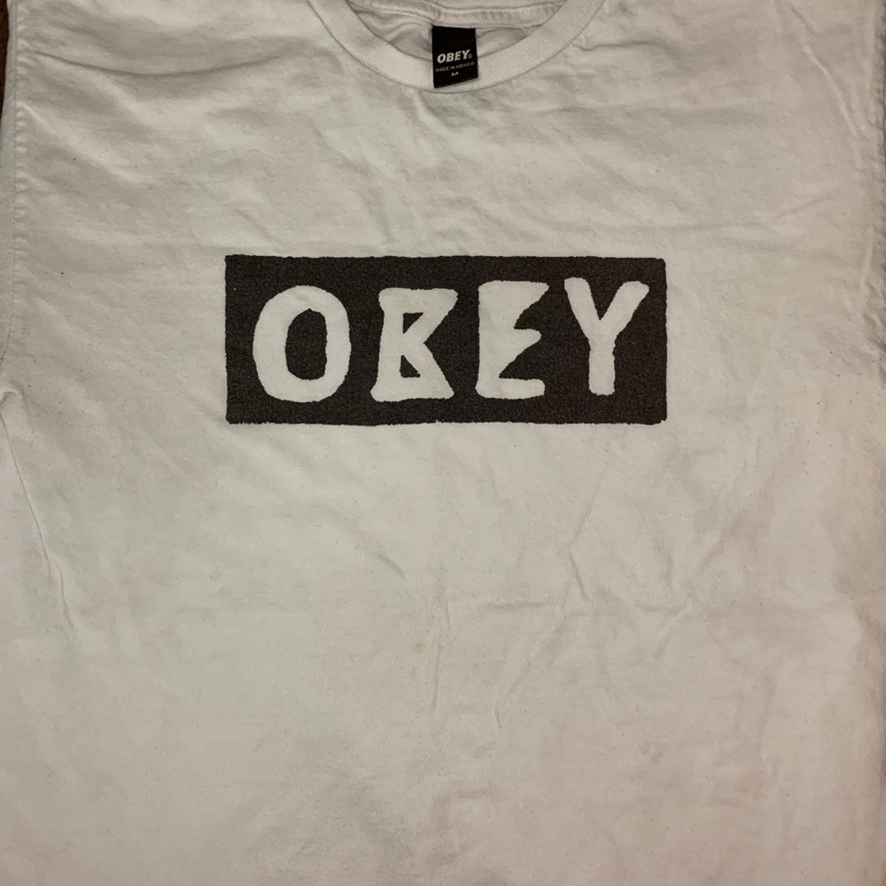 Obey tee